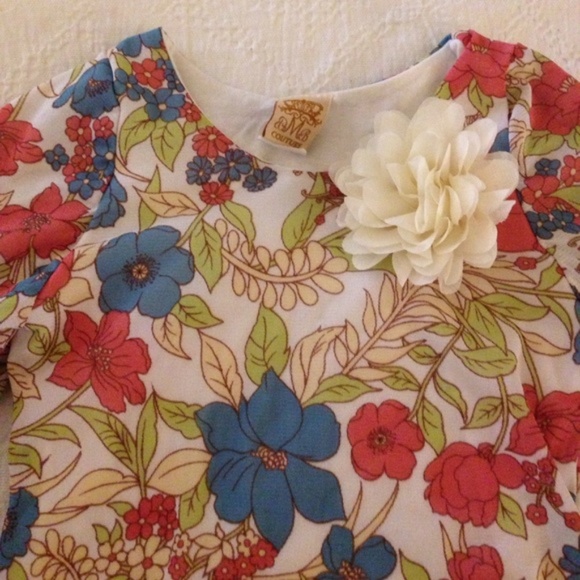 Floral Boho Style bell sleeve top - Picture 2 of 3